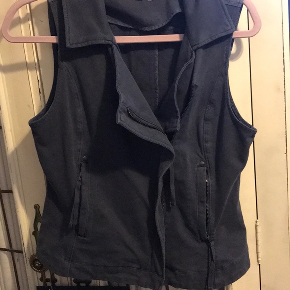 Peyton & Henson vest - Picture 3 of 7